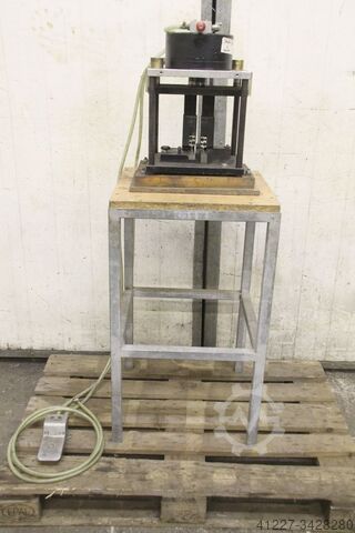 Punch Schüco Pneumatik-Presse 293 885