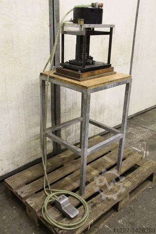 Punch Schüco Pneumatik-Presse 293 885