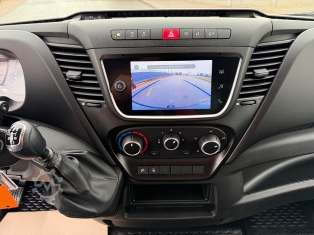 Pick-up van IVECO Daily 35S14Y D Doppelkab Pritsche lang AHK 3,5 t