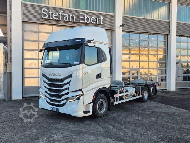 Chassis com cabina Iveco AS260S58Y/FS CM 6x2-4 BDF Intarder Standklima