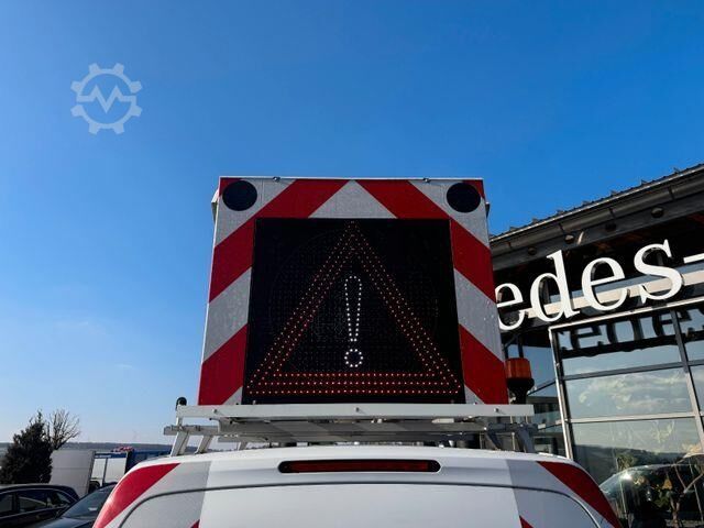 Miniautocarro Mercedes-Benz Vito 111 CDI Tourer Begleitfahrzeug BF3+ / WVZ