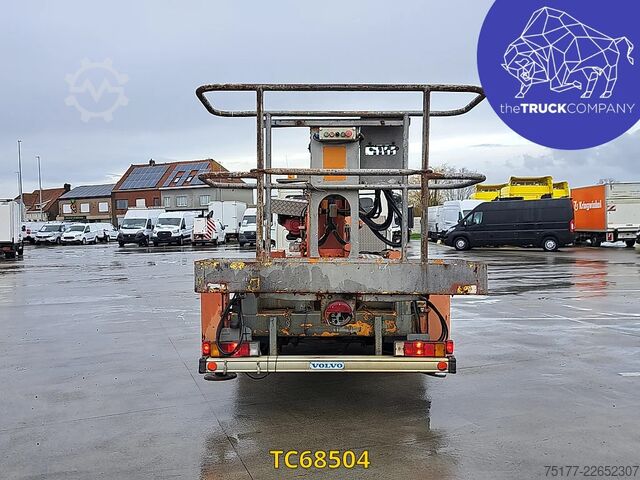 Podvozek s kabinou Volvo FLC