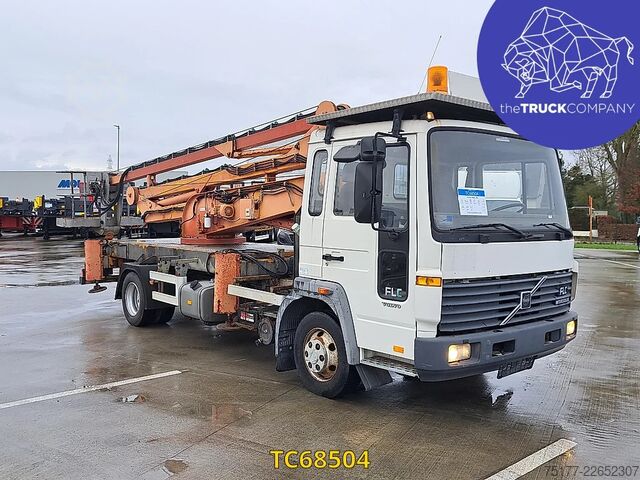 Podvozek s kabinou Volvo FLC