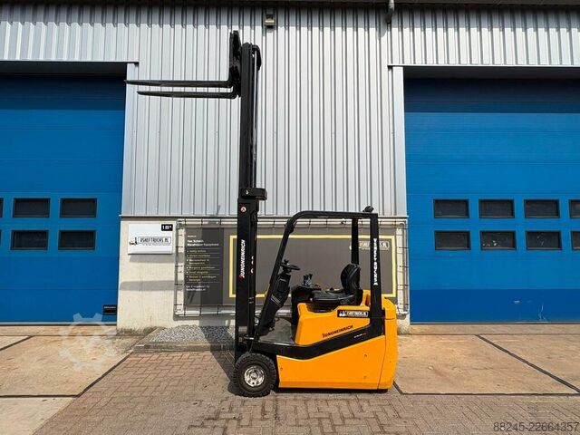 Elektrischer Gabelstapler Jungheinrich mit 3500 mm Hubhöhe JUNGHEINRICH EFG-DF-15