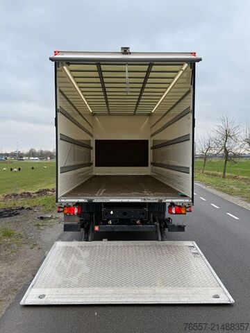 Resväska JUNGE FAHRZEUGBAU GMBH TGL 12.250 TGL EURO6. 10-2023.