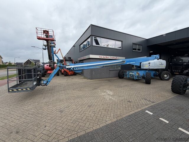 GENIE S-105 nacelle télescopique / plateforme élévatrice à flèche 4x4x4 DEUTZ DIESEL 3800h 34M haute GENIE S-105 Telescoop hoogwerker / boomlift 4x4x4 DEUTZ DIESEL 3800uur 34M Werkhoogte 2007
