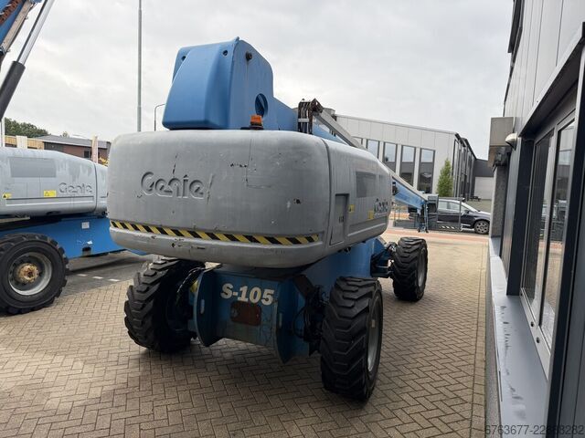 GENIE S-105 nacelle télescopique / plateforme élévatrice à flèche 4x4x4 DEUTZ DIESEL 3800h 34M haute GENIE S-105 Telescoop hoogwerker / boomlift 4x4x4 DEUTZ DIESEL 3800uur 34M Werkhoogte 2007