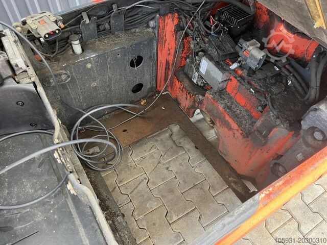 Elektrische vorkheftruck 3 wielen Linde E16-02