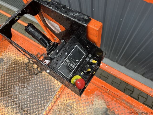 Podnośnik nożycowy JLG 4045R