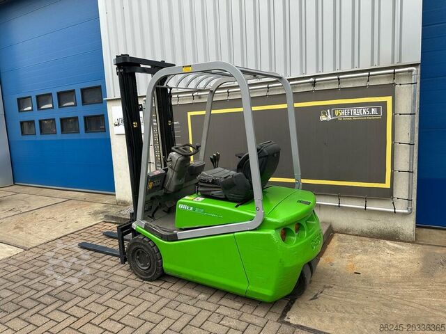 Empilhadeira triplex elétrica Cesab VS-22430, altura de elevação 4500mm, com deslocador lateral CESAB blitz 315