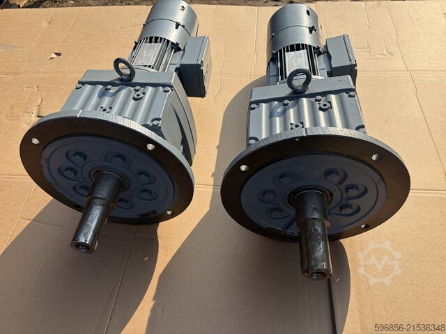 SEW EURODRIVE Gear Motor RF77 DT80N4 BMG/HF/ES1S 0.75kW Motoreduktor SEW EURODRIVE RF77 DT80N4 BMG/HF/ES1S 0,75kW Motoreduktor SEW EURODRIVE RF77 DT80N4 BMG/HF/ES1S 0,75kW