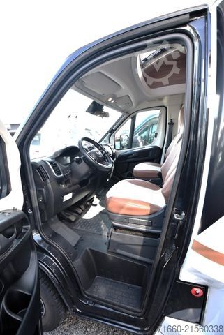 Halvintegreret autocamper BÜRSTNER Limited T 660 Hubbett