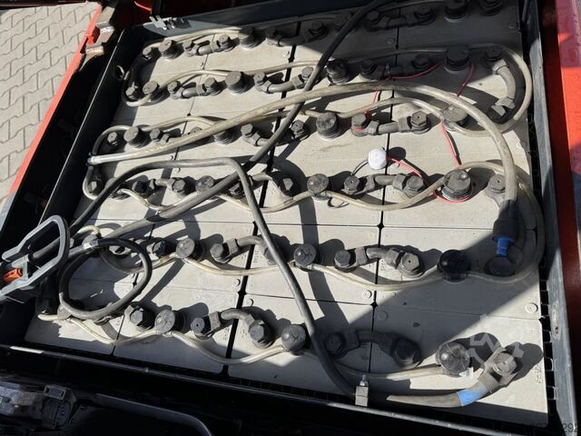 Empilhador eléctrico de 3 rodas Linde E20L-02