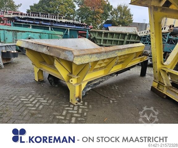 Hazemag trechter met trilgoot  Hazemag Hopper with Vibrating Chute