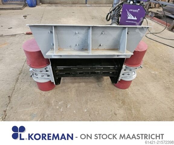 Vibrating Chute Cyrus 2000-800 Cyrus Vibrating Chute 2000-800