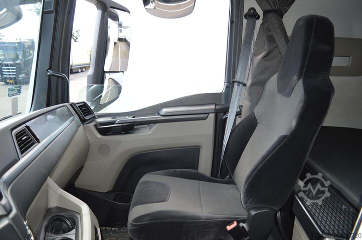 Standardowy ciągnik siodłowy MAN TGX 18.470 GX