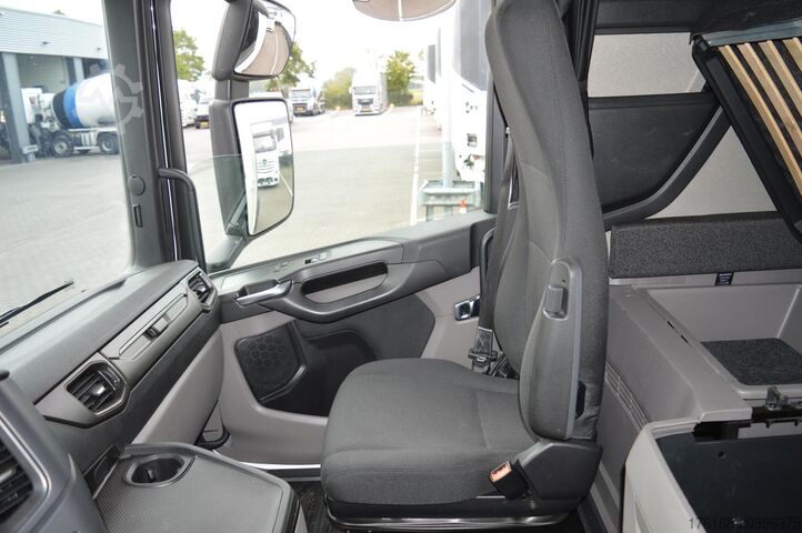 Standardowy ciągnik siodłowy SCANIA R450 CR20H Retarder ACC