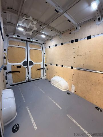 Højt tag varevogn VOLKSWAGEN Crafter Kasten L2-H2 Klima Navi Kamera ACC SHZ