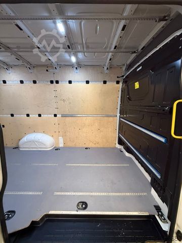 Højt tag varevogn VOLKSWAGEN Crafter Kasten L2-H2 Klima Navi Kamera ACC SHZ