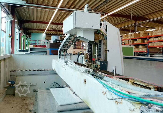 CNC-Bearbeitungszentrum Intermac Master 23