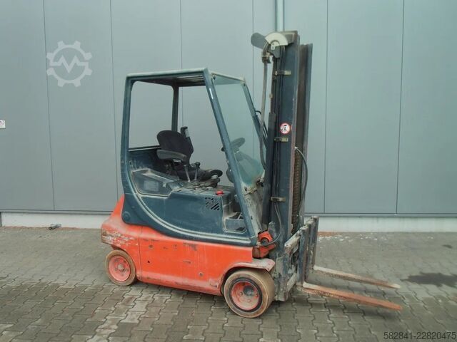 Stivuitor electric cu 4 roți LINDE E 20 P