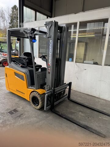 Elektrisch – 3 Räder Jungheinrich EFG 220 Triplex