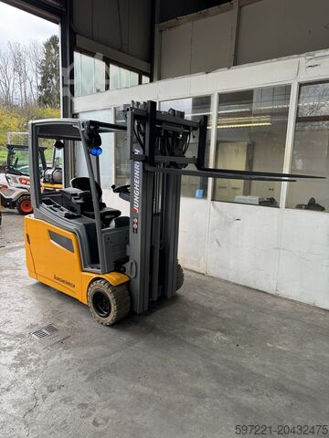 Elektrisch – 3 Räder Jungheinrich EFG 220 Triplex