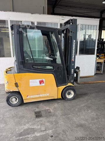Elektrisch – 4 Räder Jungheinrich EFG 320 Batterie aus BJ:2018