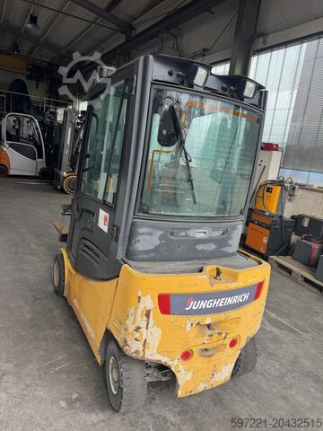 Elektrisch – 4 Räder Jungheinrich EFG 320 Batterie aus BJ:2018
