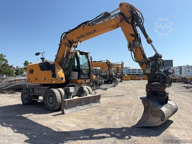 Tekerlekli ekskavatör Liebherr A 918 Litronic with Tiltrotator