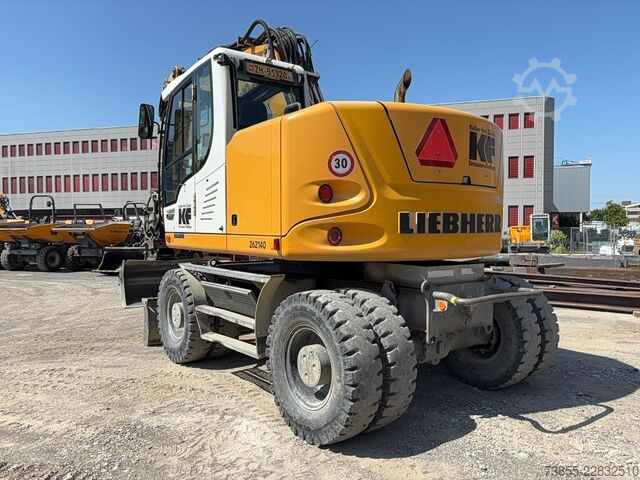 Tekerlekli ekskavatör Liebherr A 918 Litronic with Tiltrotator