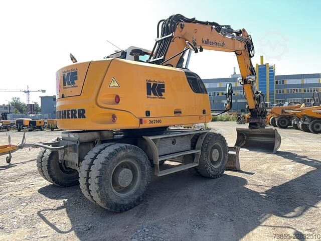 Tekerlekli ekskavatör Liebherr A 918 Litronic with Tiltrotator