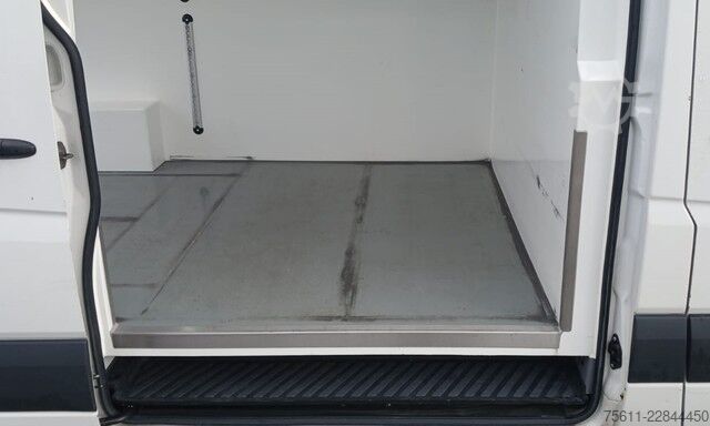 Furgoneta frigorífica VW CRAFTER 35 L2H2 FRISCHEDIENST 230V AHK PDC MR-HD
