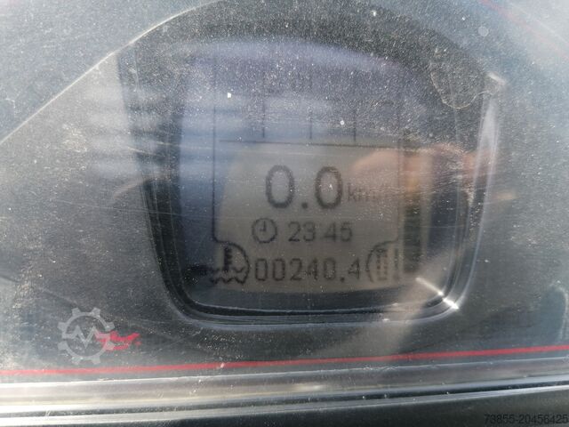 Radlader GIANT G2700 X-tra HD with loader bucket and palletfork