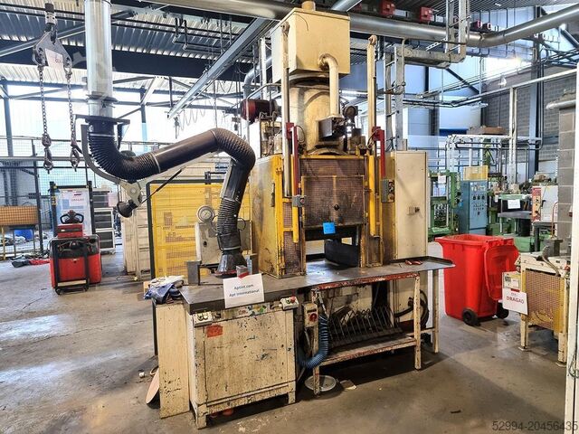 Presse a 4 colonne ad azione singola Ghielmi 300 ton heated