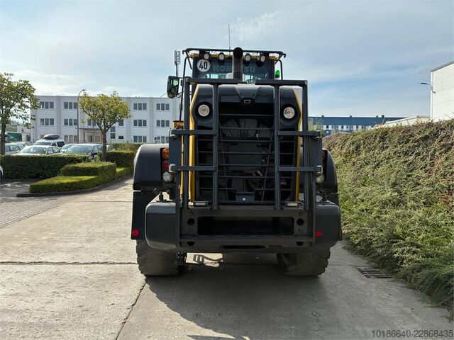 Komatsu WA270-8E0 Komatsu WA270-8E0