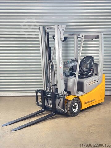 3 roues électriques Jungheinrich EFG 215 - nur 3.950 Std - Service Neu Batterie 87%