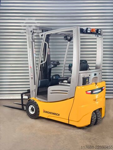 3 roues électriques Jungheinrich EFG 215 - nur 3.950 Std - Service Neu Batterie 87%