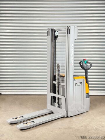 Conducteur de gerbeur Jungheinrich EJC 220 - Service Neu- Batterie 87% + Garantie