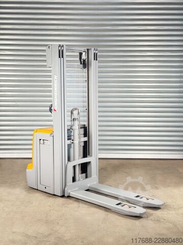 Conducteur de gerbeur Jungheinrich EJC 220 - Service Neu- Batterie 87% + Garantie