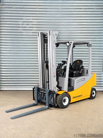 Électrique à 4 roues Jungheinrich EFG 320 - Service Neu - Batterie 82% - Garantie