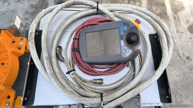 Robot industrial ABB IRC5 IRB6640-235/2.55