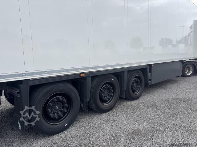 Semi-remorque frigorifique Schmitz Cargobull SKO 24/L-14.7 FP 45 V7 Pharma Lang LKW Vector HE19