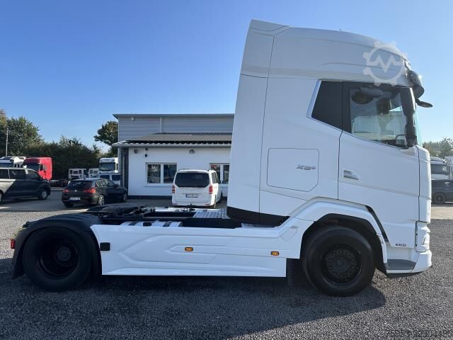 Tracteur routier standard DAF XG+ 530 Intarder Navigation Standklima