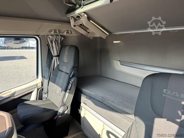 Tracteur routier standard DAF XG+ 530 Intarder Navigation Standklima