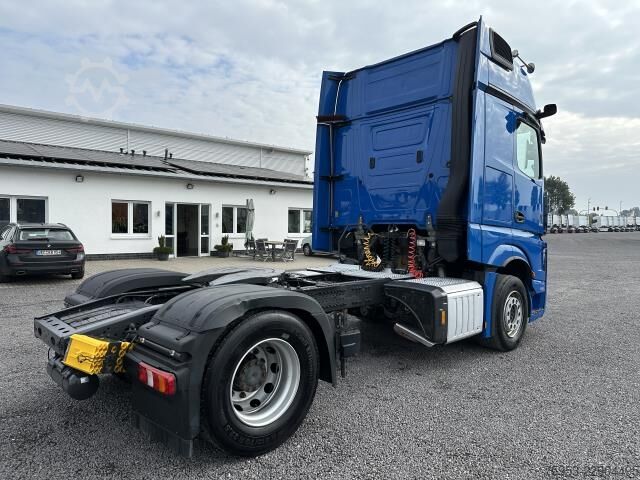 Tracteur routier standard Mercedes-Benz 1845 LS Gigaspace Retarder 2x PTO