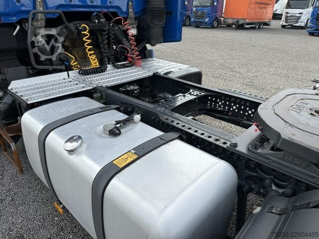 Tracteur routier standard Mercedes-Benz 1845 LS Gigaspace Retarder 2x PTO