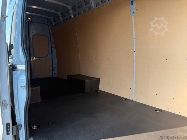 Camioneta familiar de techo alto Iveco Daily 50C18 3.0L *L4*H3*Automatik*LED*AHK*