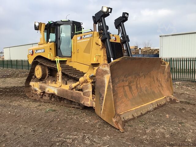 Tracked Dozer Caterpillar D8T with SU blade and single shank ripper