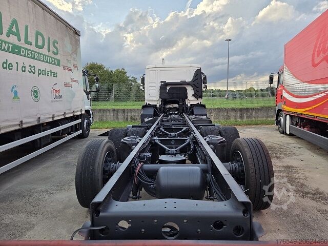 PLATFORMA Z RAMPAMI MAN TGM 26.340